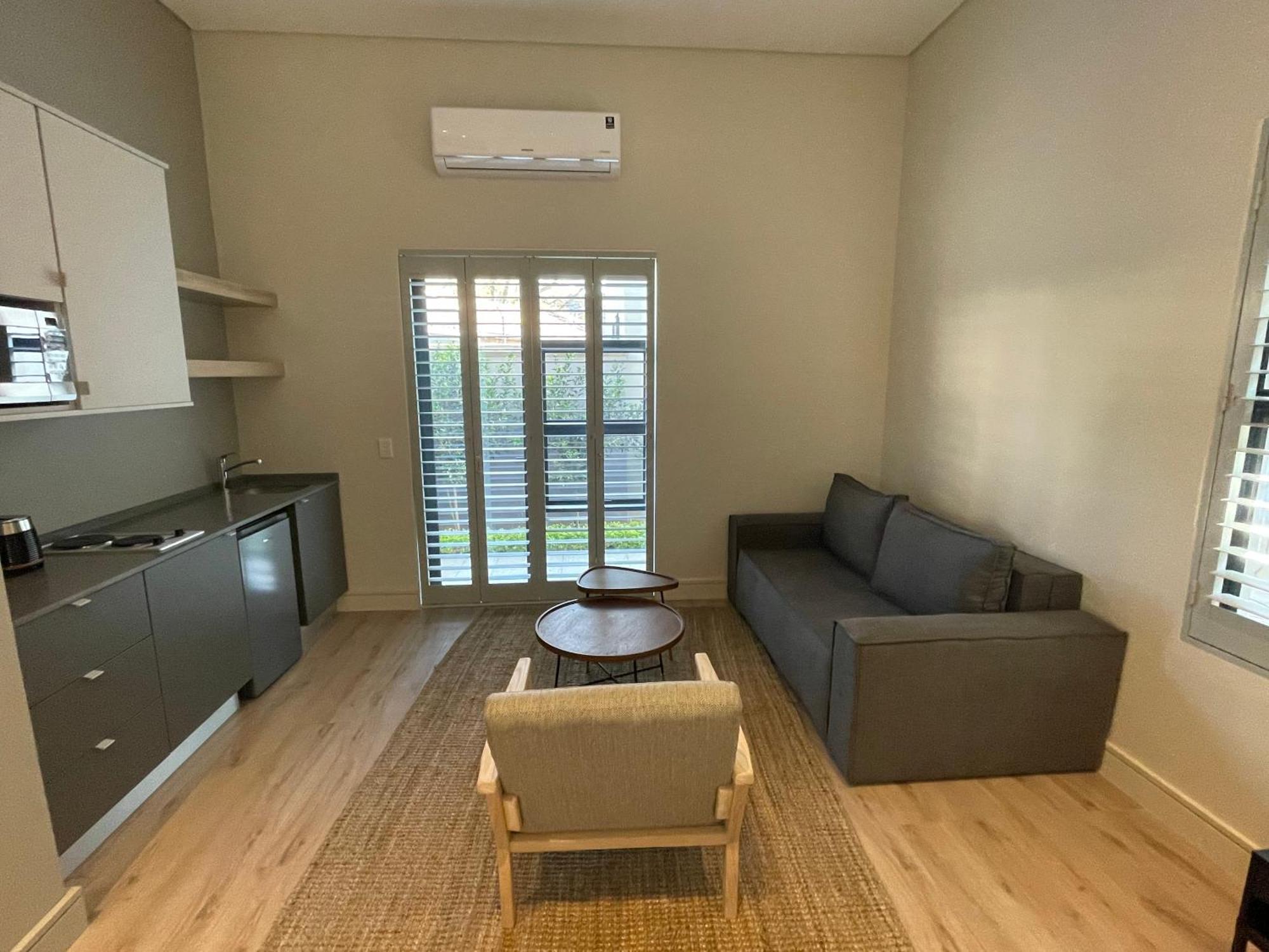 The Wantage Suites Йоханесбург Екстериор снимка